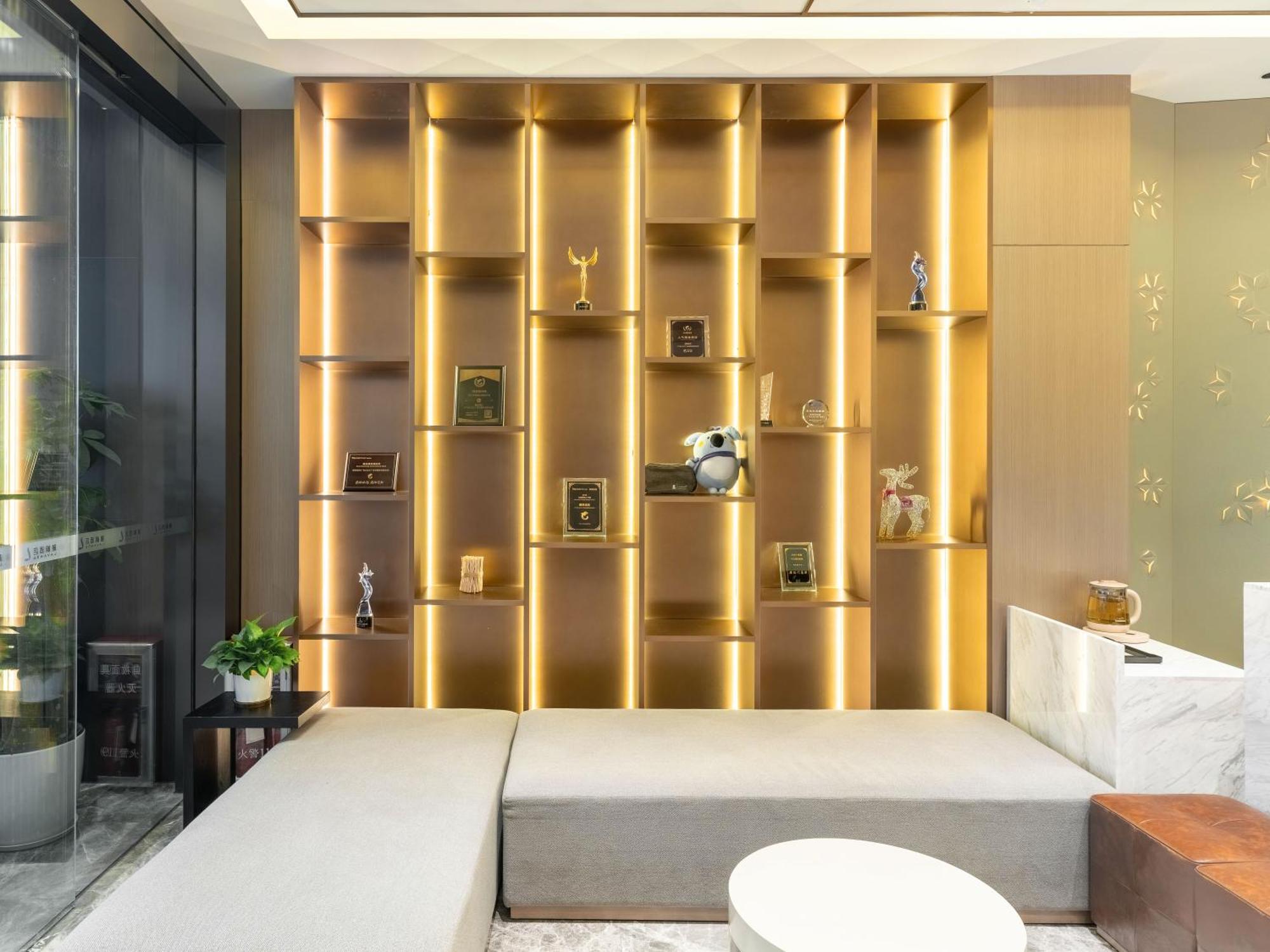 Lavande International Hotel Guangzhou Taikoo Hui Square Shipaiqiao Metro Station Branch - Free Shuttle Bus To Canton Fair Complex During Canton Fair Period & Free Vpn Internet Access Exteriér fotografie